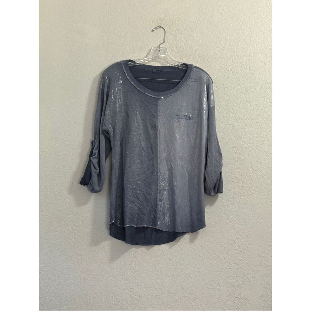 Gigi moda Button Sleeve Sueded Top silky shirt size S water flow